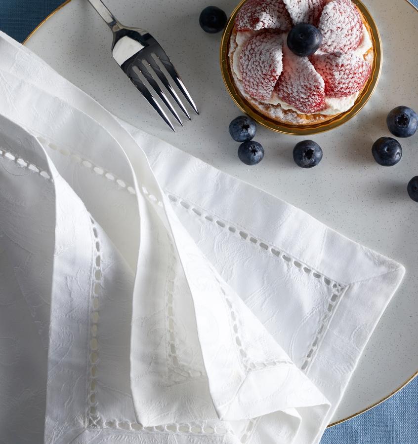 Acanthus Tablecloth - Image 5
